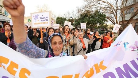 8 Mart’ta Dengin Ceyhan İle Kadın Ezgileri: Güçlü Kadınlar Aydınlık Gelecek