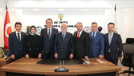 AK Parti Genel Başkanvekili Mustafa Elitaş, Nevşehir’de partililerle bir araya geldi