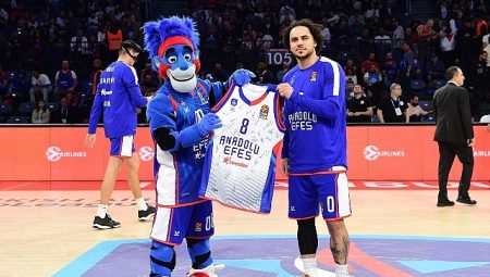 Anadolu Efes Spor Kulübü, 8 Mart Dünya Kadınlar Günü kapsamında Yanındayız Derneği iş birliğiyle önemli bir çalışmaya imza attı