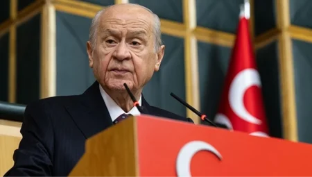 Bahçeli’den Filistin mesajı: Bıçak kemiğe dayandı, gerekirse Türkiye her ihtimali masaya koyup restini çekmeli