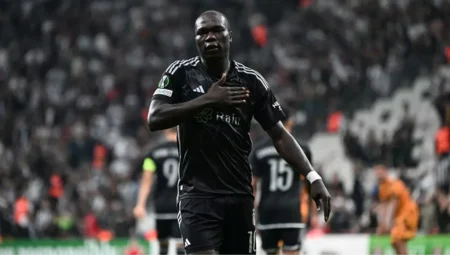 Beşiktaş’ta neler oluyor? Derbide ıslıklanan Aboubakar, yönetime resti çekti