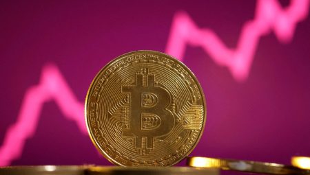 Bitcoin’den yeni rekor: 71 bin doların üzerini gördü