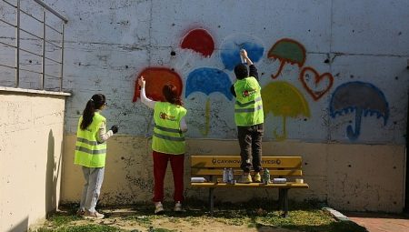 Kocaeli Gönüllüleri anaokulu duvarlarını boyadı