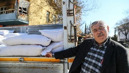 Korkutelili çiftçilere 36 ton yem desteği