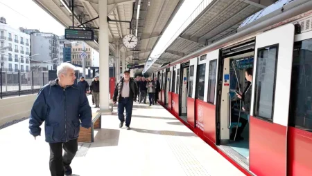 Sirkeci-Kazlıçeşme Raylı Sistem Hattı İstanbullular Tarafından Yoğun İlgi Gördü