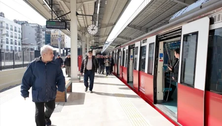 Sirkeci-Kazlıçeşme Raylı Sistem Hattı İstanbullular Tarafından Yoğun İlgi Gördü