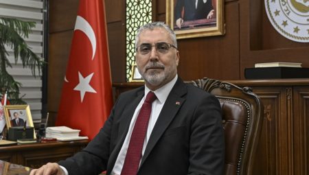 Vedat Işıkhan: İstihdamımız artıyor, Türkiye güçleniyor