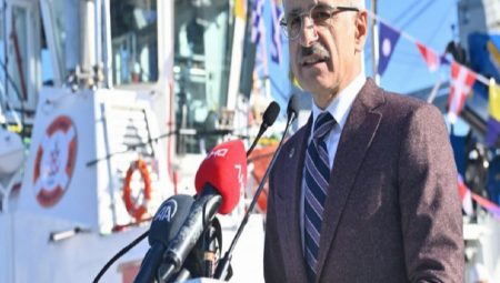 Abdulkadir Uraloğlu: Türk ticaret deniz filosu 5 katın üzerinde büyüdü