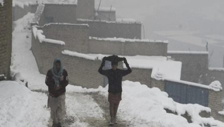 Afganistan’da olumsuz hava koşulları nedeniyle en az 60 kişi hayatını kaybetti