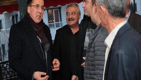 AK Parti Belediye Başkan Adayı Dr. Mehmet Savran, Nevşehir’de yaşayan Ağrı, Muş, Diyarbakır, Batman, Bitlis, Van, Erzurum, Mardin, Adıyaman, Siirt, Elazığ, Bingöl ve Malatyalılar ile birlikte iftar yaptı