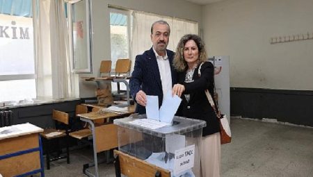 AK Parti İl Başkanı Şahin Talus oyunu kullandı