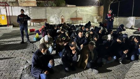 Aydın’da göçmen operasyonu: 51 kaçak ve 3 organizatör yakalandı