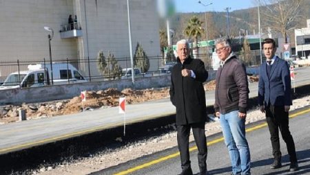 Başkan Gürün Menteşe’de Devam Eden Yol Çalışmasını İnceledi