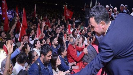 Başkan Önal’dan dayanışma çağrısı: “Tebrik çiçekleriniz desteğe dönüşsün”