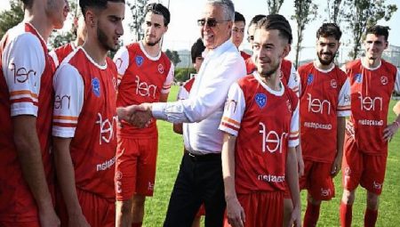 Başkan Topaloğlu’ndan futbolculara ziyaret