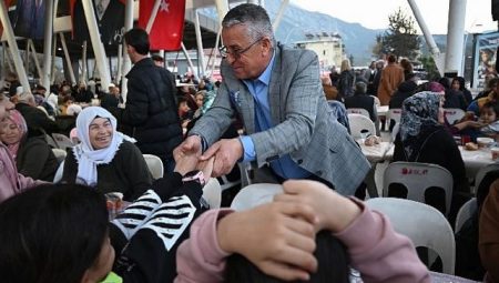 Başkan Topaloğlu’ndan Kuzdere’de iftar yemeği