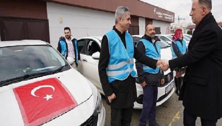 Beylikdüzü Belediyesi, Ramazan ayı dolayısıyla ilçede yaşayan ihtiyaç sahibi ailelere gıda kolisi desteğinde bulunmaya devam ediyor