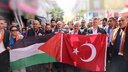 Çiftçi’ye Fatih Caddesi’nde yoğun destek