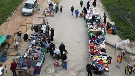 Cumhuriyet Mahallesi Semt Pazarı Kurulmaya Başladı