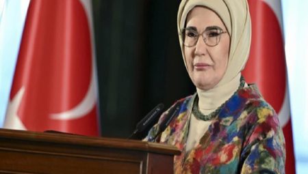 Emine Erdoğan, huzurevi sakinleriyle iftarda buluştu