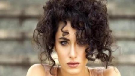 Hande Doğandemir Tatilde Takside Cüzdanını ve Pasaportunu Unuttu