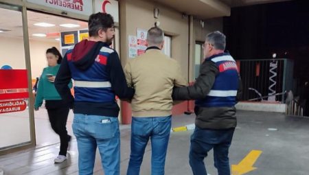 İzmir’de FETÖ’nün TSK yapılanmasına operasyon