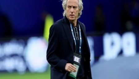 Jorge Jesus’tan hakemi eleştiren rakip hocaya: Ağlamaya devam et