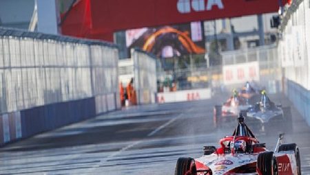 Nissan Formula E Takımı ilk Tokyo E-Prix’sinde tarihi Pole Pozisyonu ve podyum derecesi elde etti