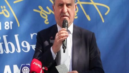 Osman Aşkın Bak: Bize çalışan adam lazım, tatile giden değil