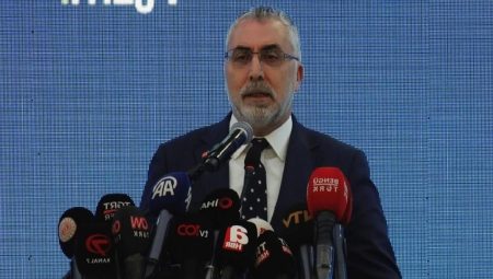 Vedat Işıkhan: İş-Pozitif Projesiyle 9 Şubat’tan bu yana 45 bin kadını istihdamla buluşturduk